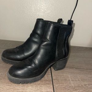 Mia boots from buckle